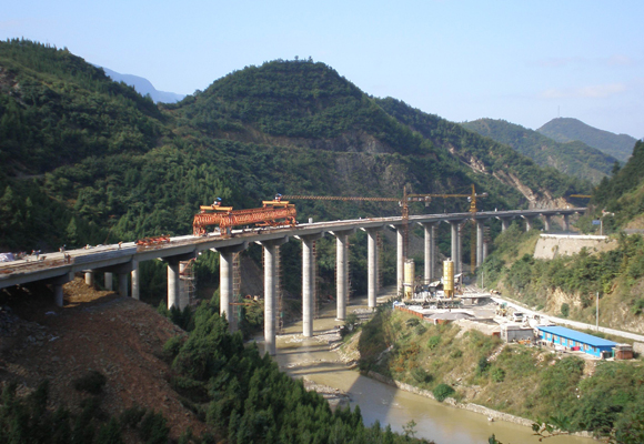 16、陜西省寧強至棋盤關(guān)高速公路